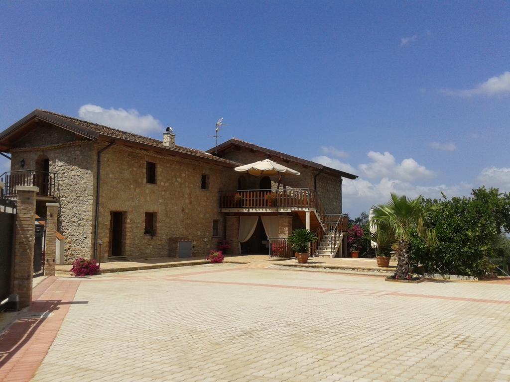 Agriturismo Casale Re Sonnino Ngoại thất bức ảnh